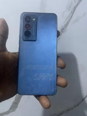 Tecno Camon 18 Premier 256 GB Blue  (Used)