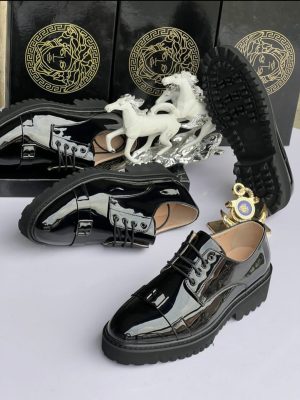 Ciska VERSACE BELTED NOSE SHOE-45